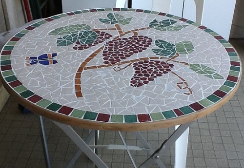 Table en mosaïque motif vigne en Emaux de Briare Harmonie